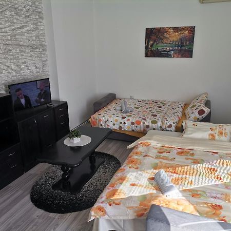Calla 1 - Modern & Cozy Main Square Apartment In The City Shopping Center - Parking Slot With Parking Security Skopje Extérieur photo