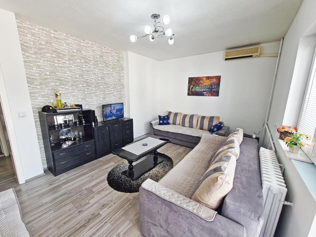 Calla 1 - Modern & Cozy Main Square Apartment In The City Shopping Center - Parking Slot With Parking Security Skopje Extérieur photo