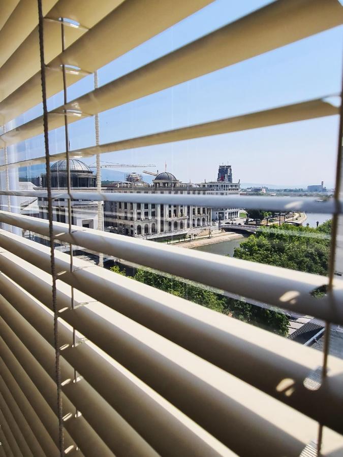 Calla 1 - Modern & Cozy Main Square Apartment In The City Shopping Center - Parking Slot With Parking Security Skopje Extérieur photo