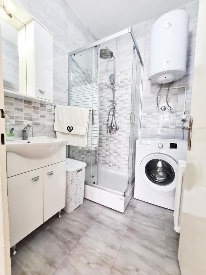 Calla 1 - Modern & Cozy Main Square Apartment In The City Shopping Center - Parking Slot With Parking Security Skopje Extérieur photo