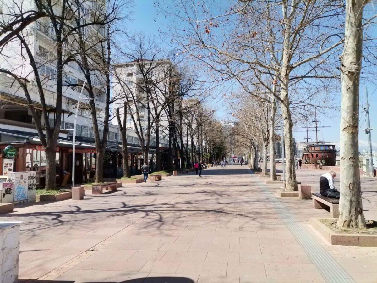 Calla 1 - Modern & Cozy Main Square Apartment In The City Shopping Center - Parking Slot With Parking Security Skopje Extérieur photo