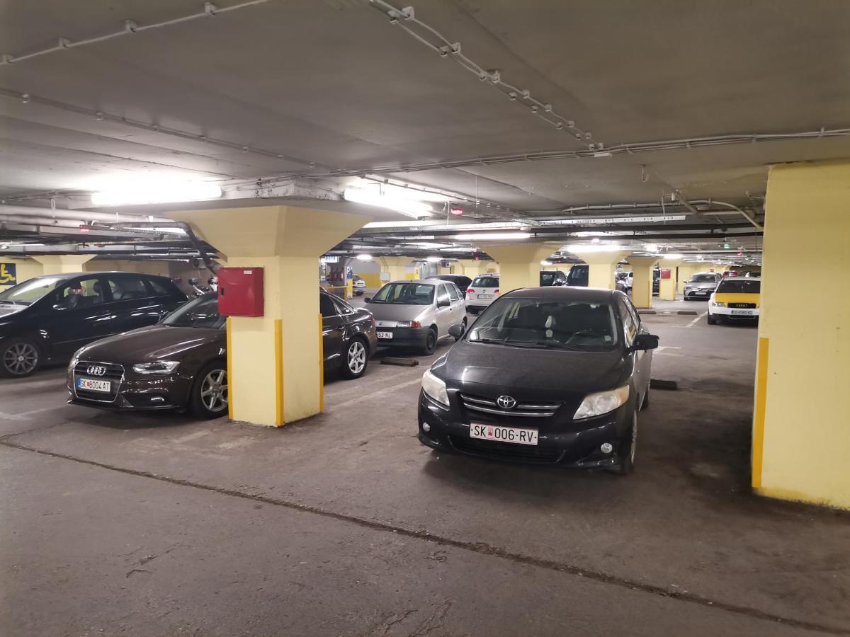 Calla 1 - Modern & Cozy Main Square Apartment In The City Shopping Center - Parking Slot With Parking Security Skopje Extérieur photo