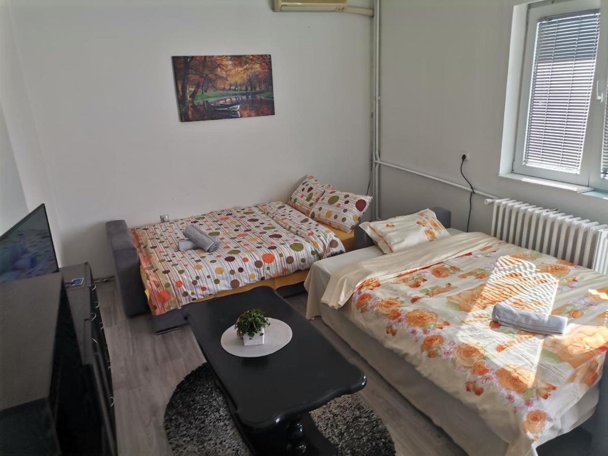 Calla 1 - Modern & Cozy Main Square Apartment In The City Shopping Center - Parking Slot With Parking Security Skopje Extérieur photo